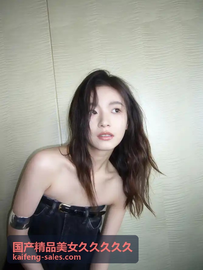 清纯校园风格国产精品美女